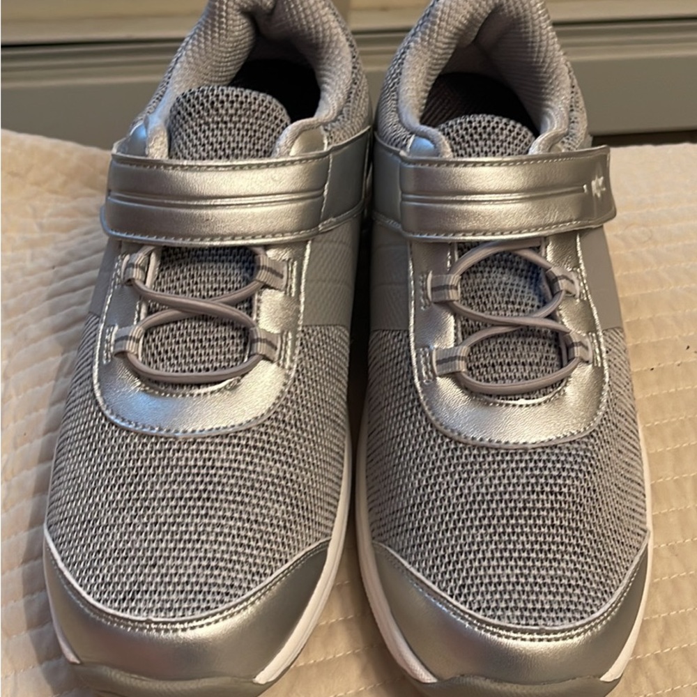 Bio fit Joelle gray stretchable ortho size 9m